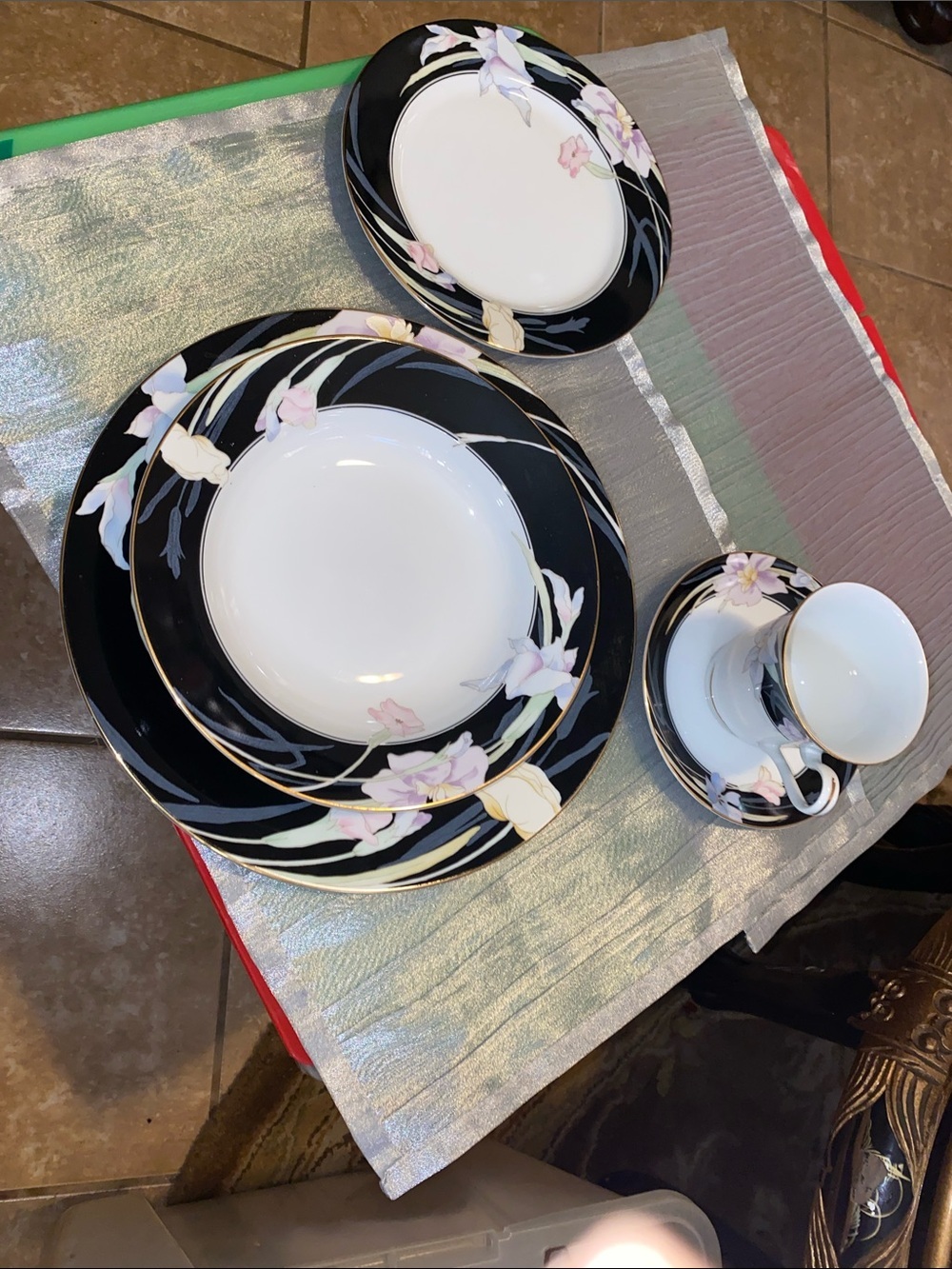 Vintage Discontinued Mikasa Charisma Black Floral Dinnerware Set 5-Piece Setting